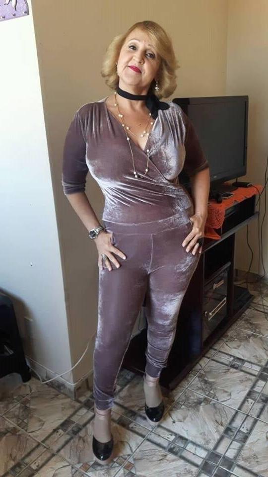 17P Non nude but sexy granny