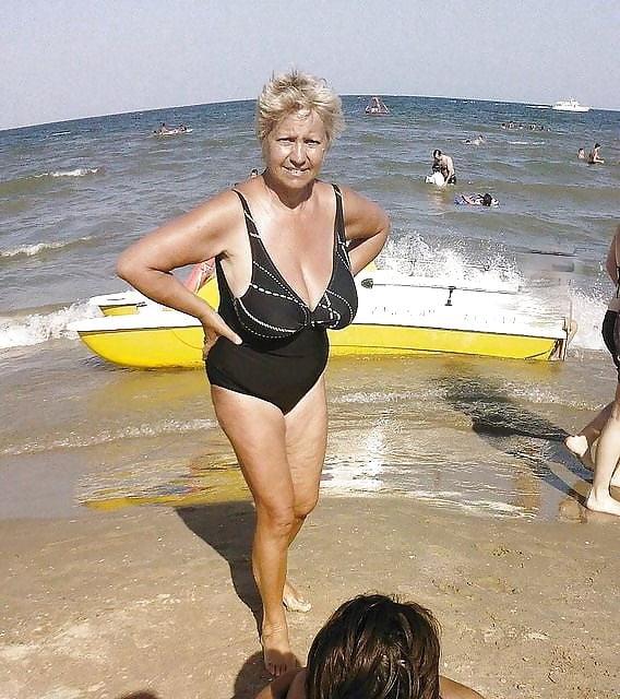 25P Non-nude granny beach babes 2