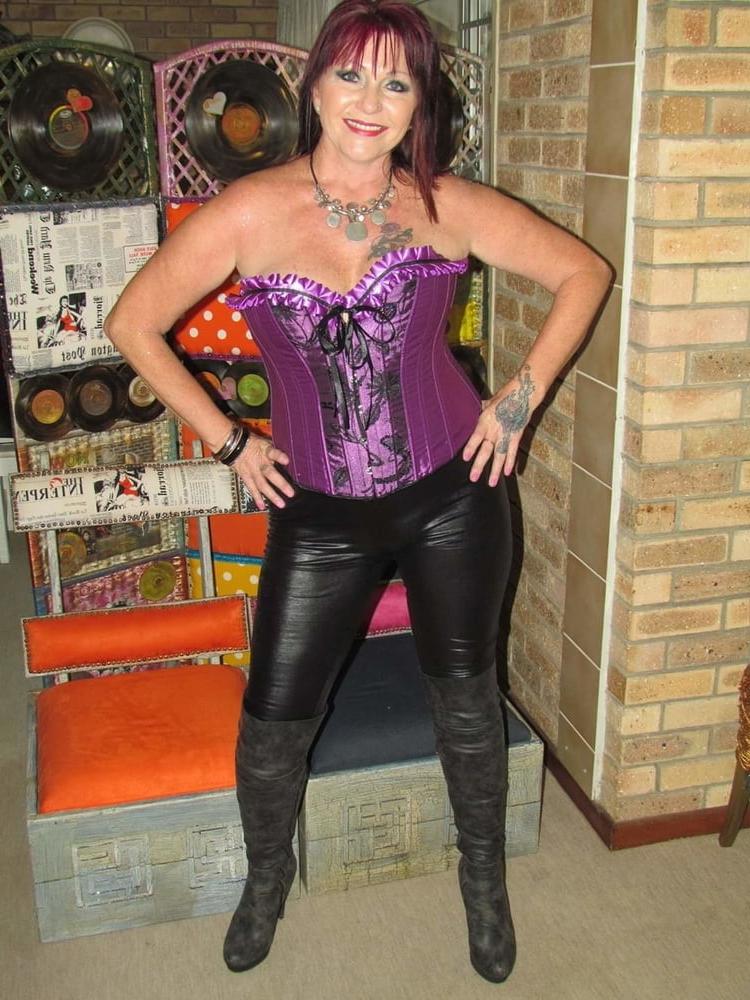 25P DOM granny whore Eliz