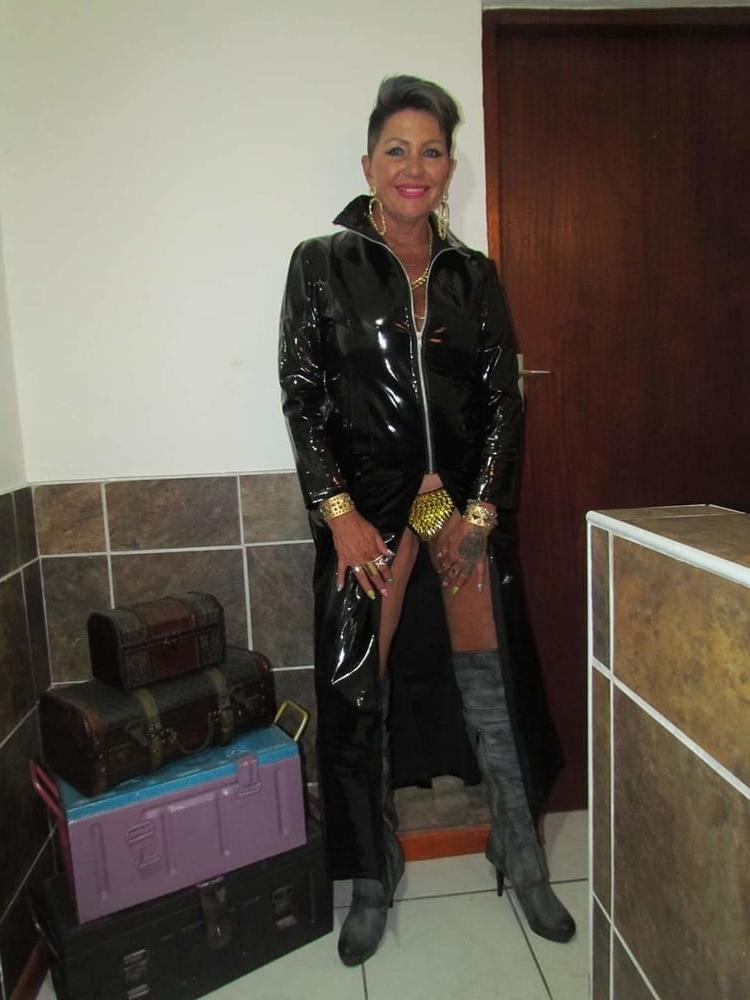 25P DOM granny whore Eliz