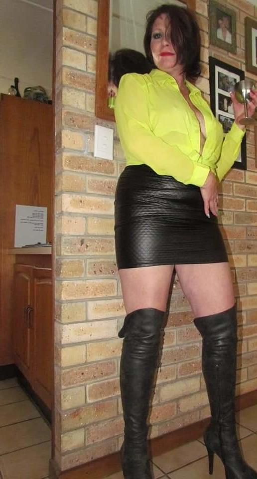 25P DOM granny whore Eliz