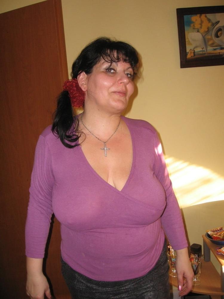 17P Exposed granny 3