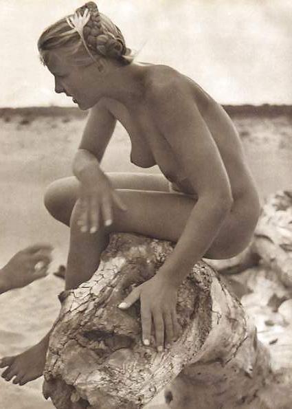 25P Vintage Nudism