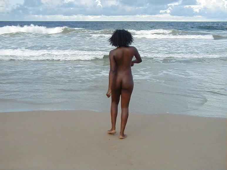 25P Ebony Beach and Sea 10