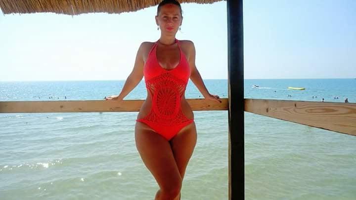 25P Busty Russian Woman 3712