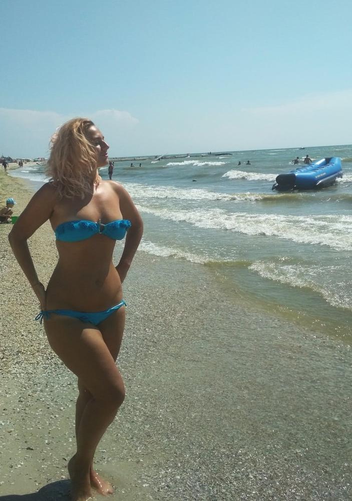 25P Busty Russian Woman 3712