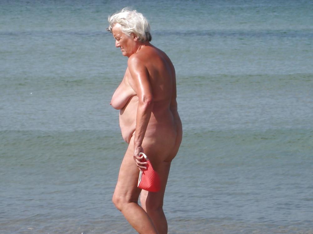 25P Les salopes a la plage