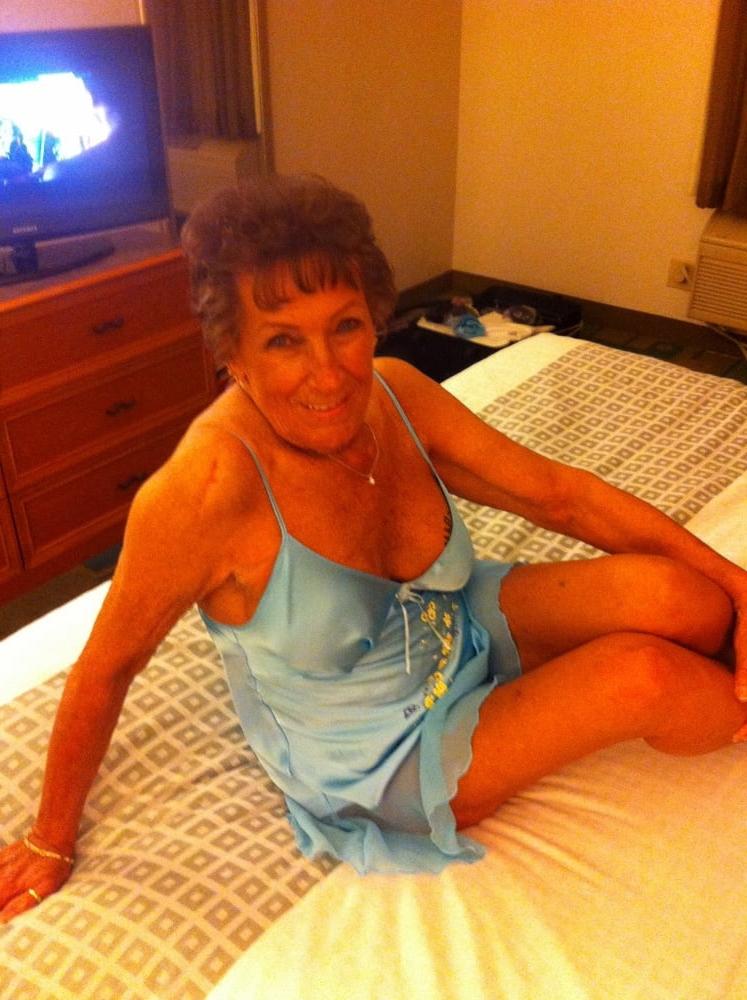 25P The sexy  ass Granny Shirly
