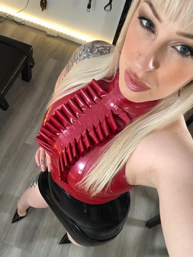 23P Latex amateur and selfie 114