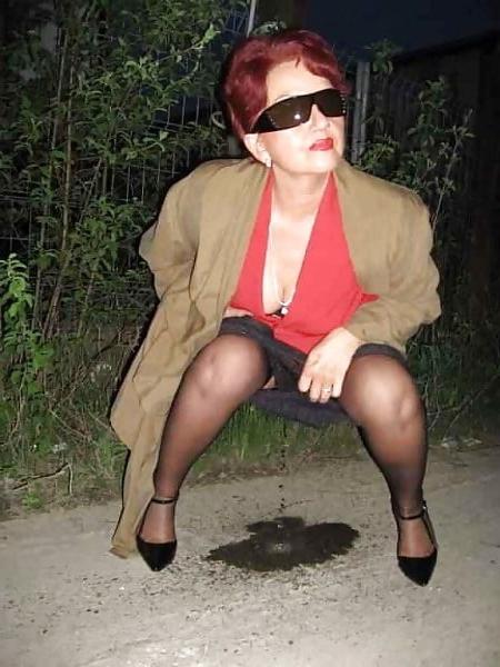 24P Pissing grannies turn me on