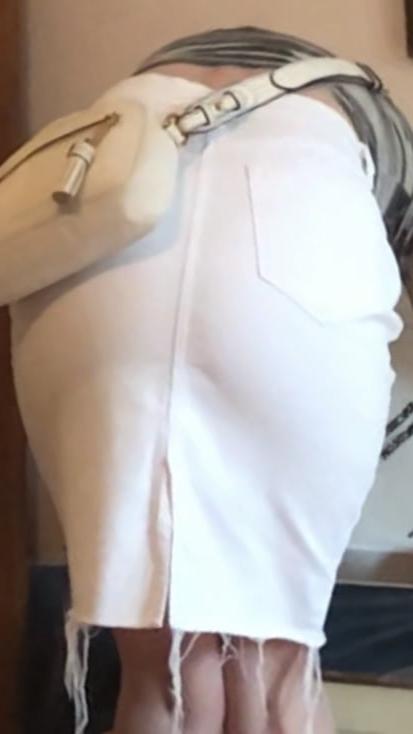 18P Sexy young milf upskirt