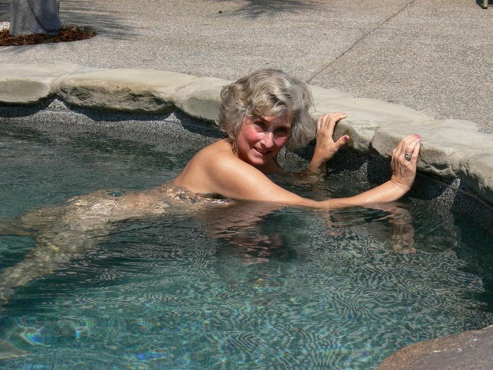 25P Hot Granny