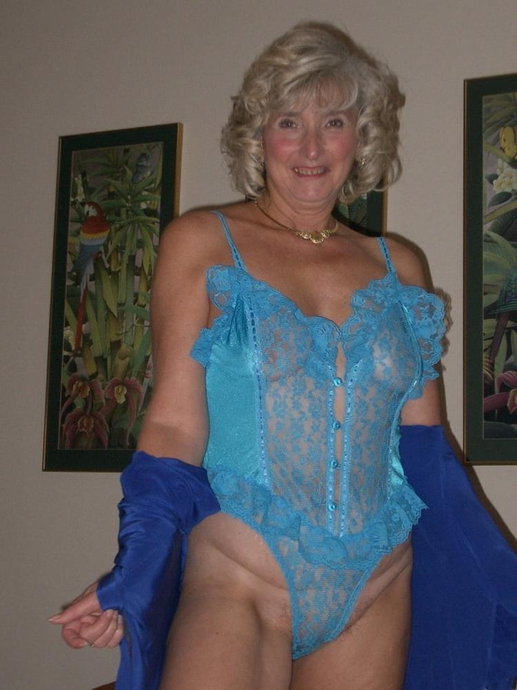 25P Hot Granny