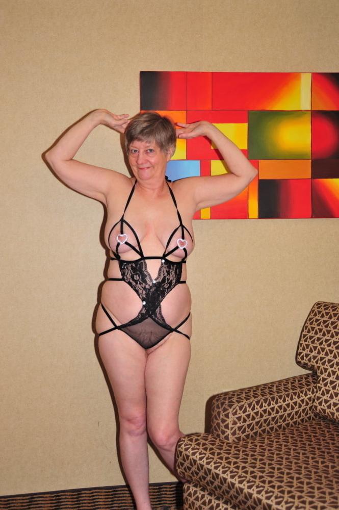25P More Oregon granny thro the years