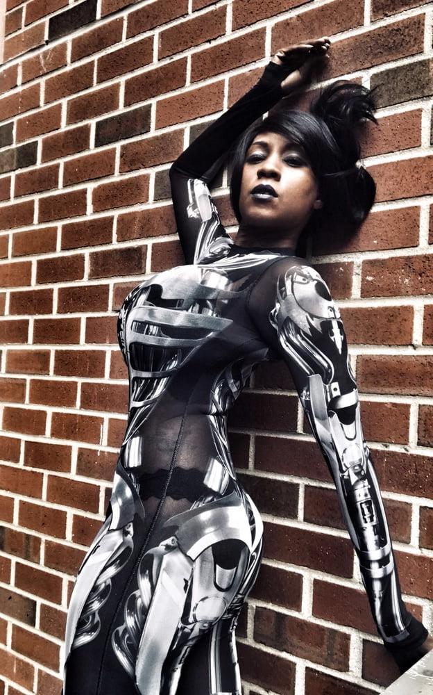 25P Ebony singer and actress Monique Gata Dupree