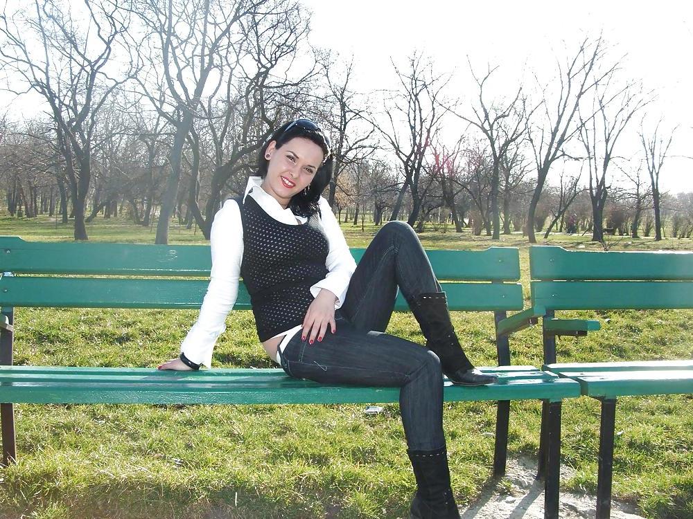 25P Romanian brunette