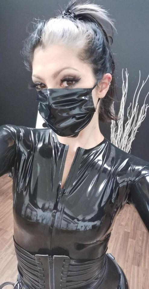 25P Hoods, masks &amp; latex
