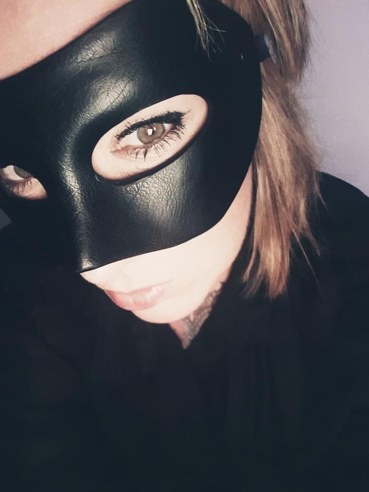 25P Hoods, masks &amp; latex