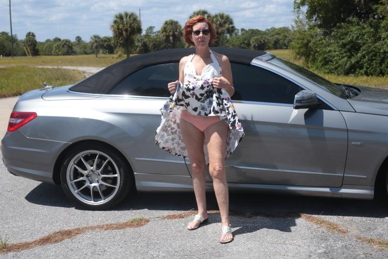 25P Lola's upskirt
