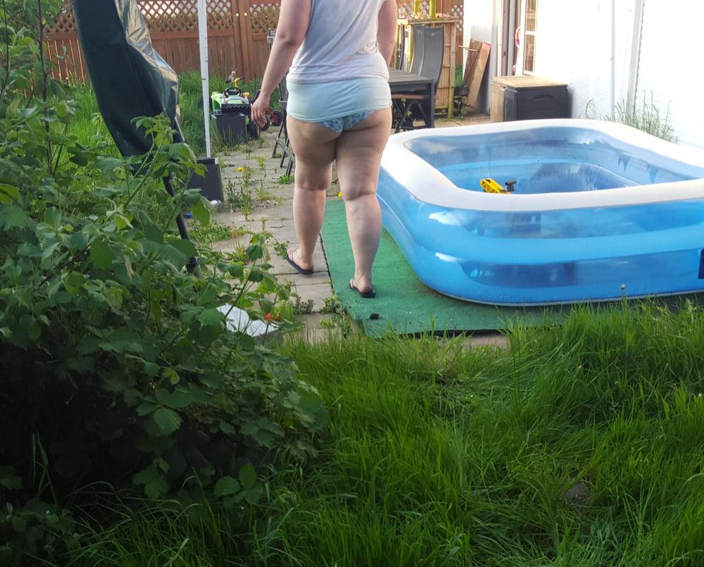 10P My BBW wife in the garden