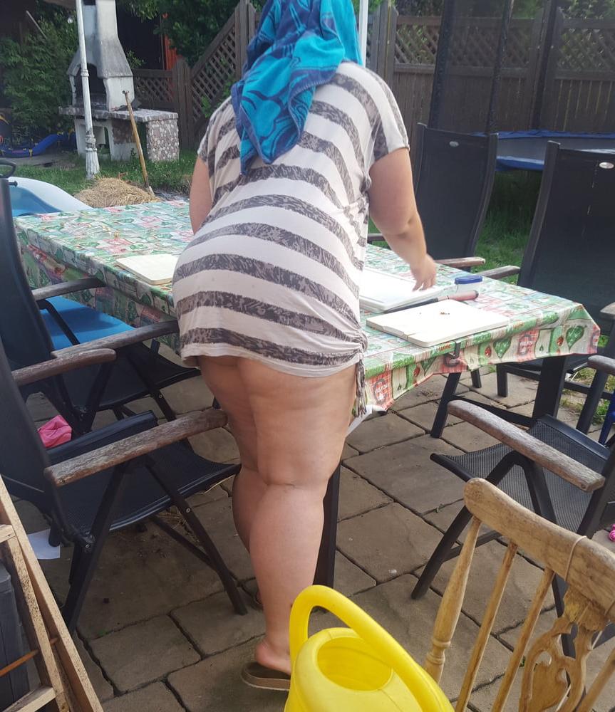 10P My BBW wife in the garden
