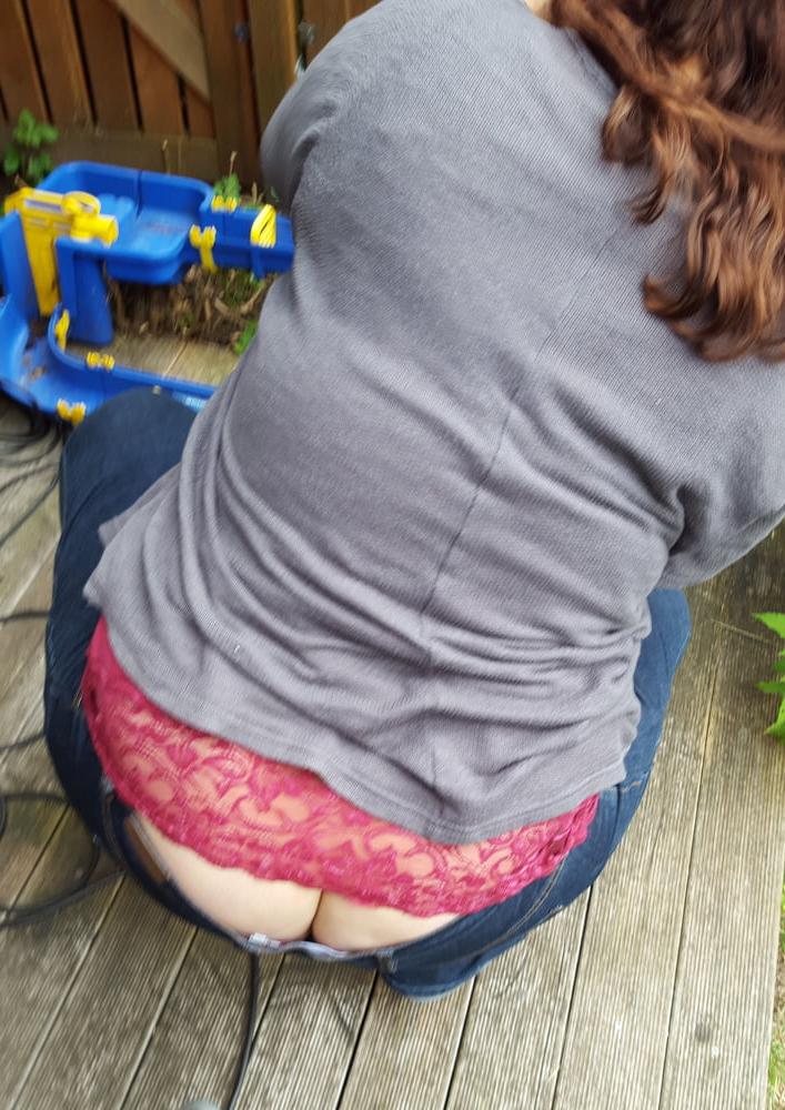 10P My BBW wife in the garden