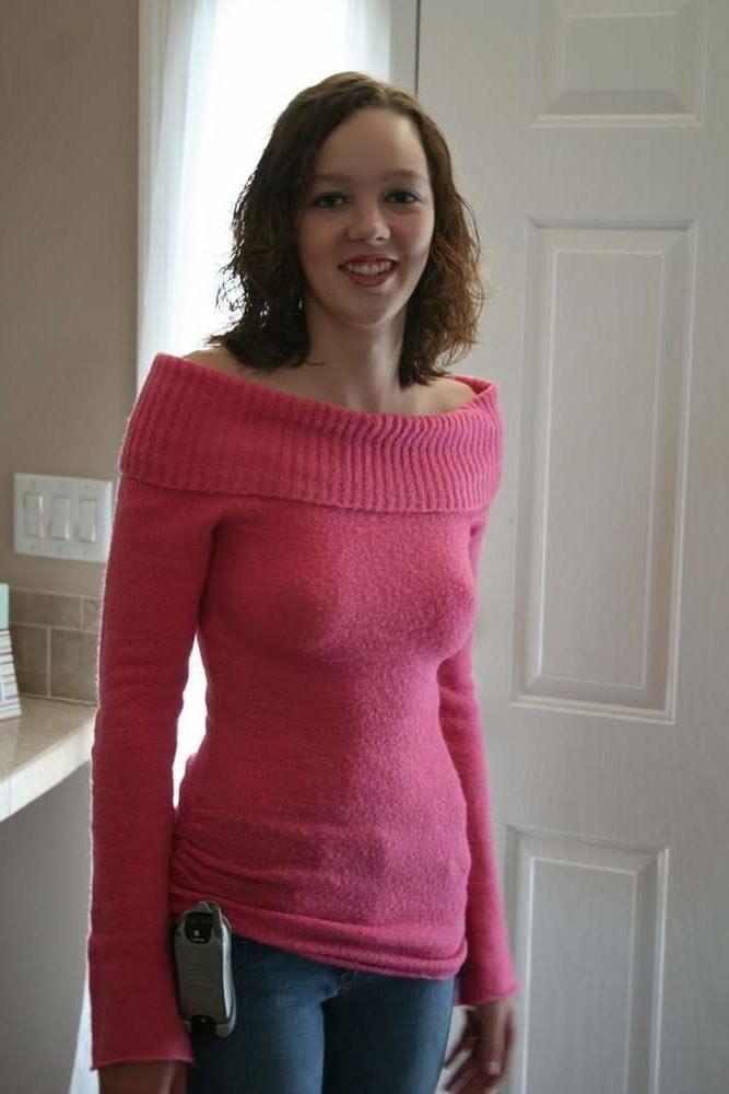 25P Braless is best. Sluts show off their pokie nipples.