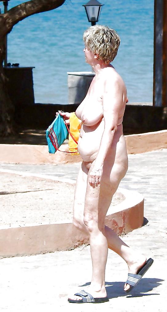 25P Mature Lady Nudists 9