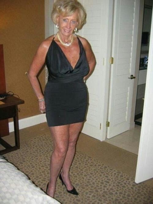 19P Do gentlemen prefer granny blondes?