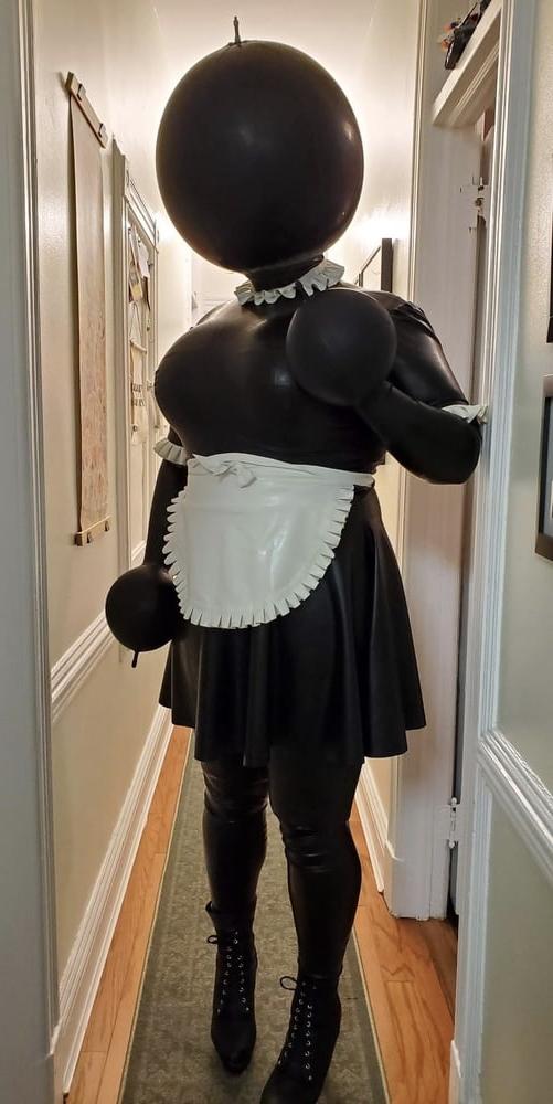 6P Black Latex Maid