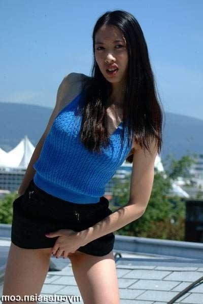 25P Non nude Asian Babes