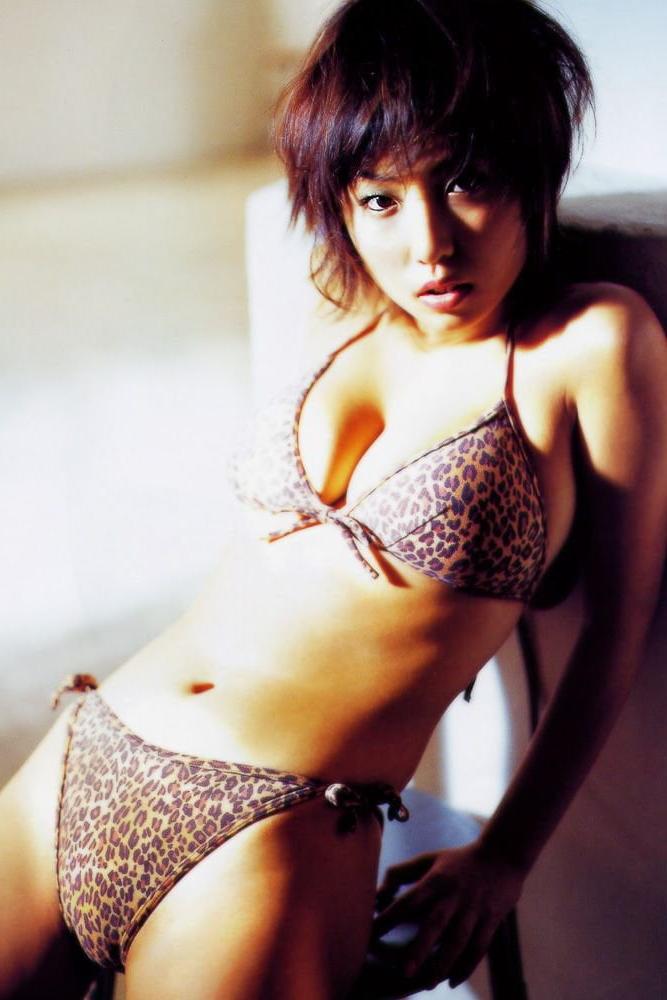 25P Non nude Asian Babes