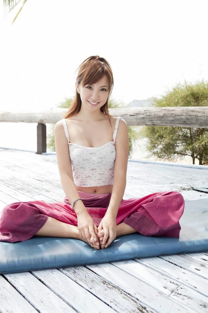 25P Non nude Asian Babes