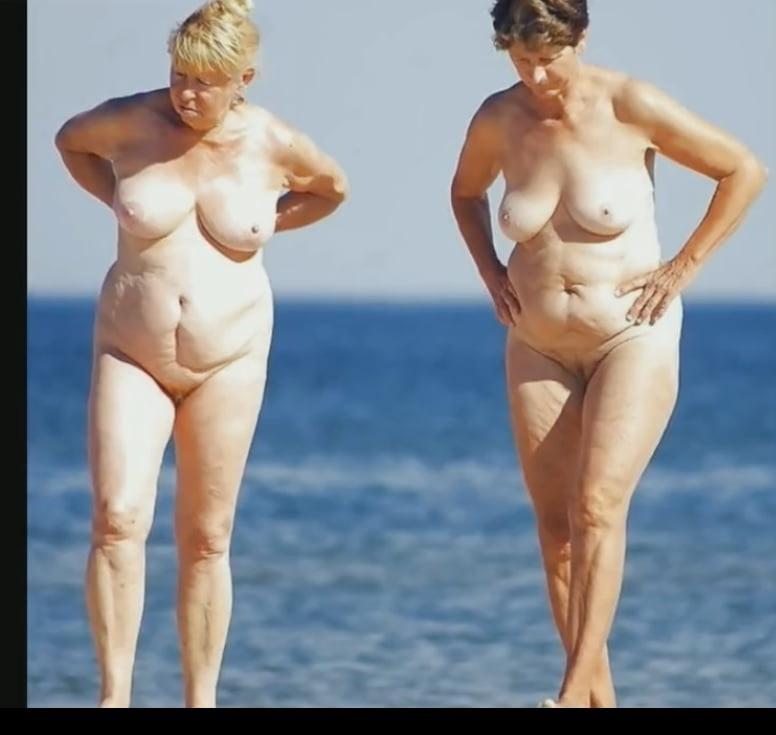 25P Nudist Granny