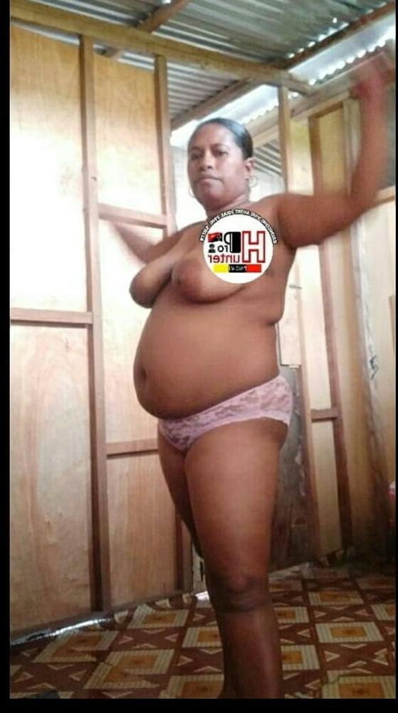 25P Tick PNG BBW posing