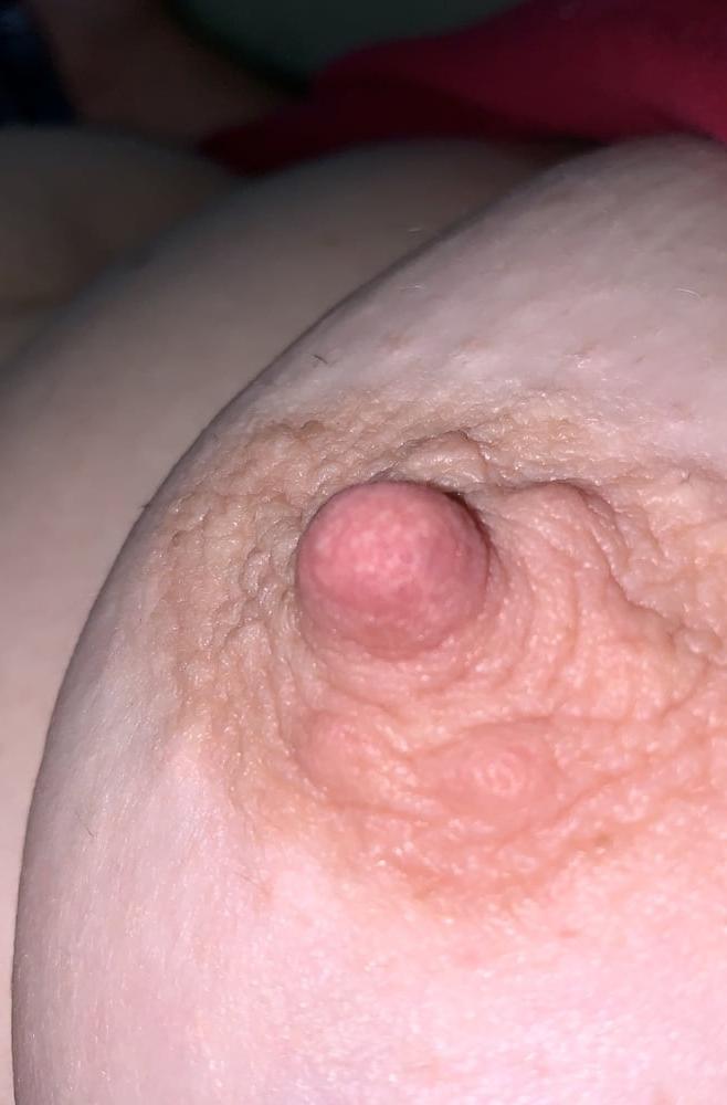 25P Wifes erect nipples