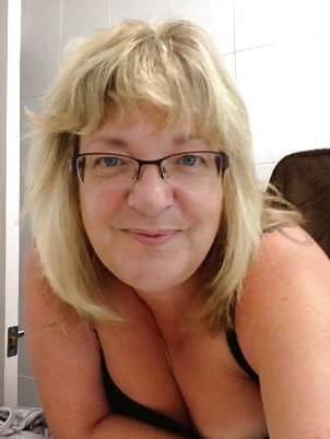 10P Big titted blonde granny sucking cock