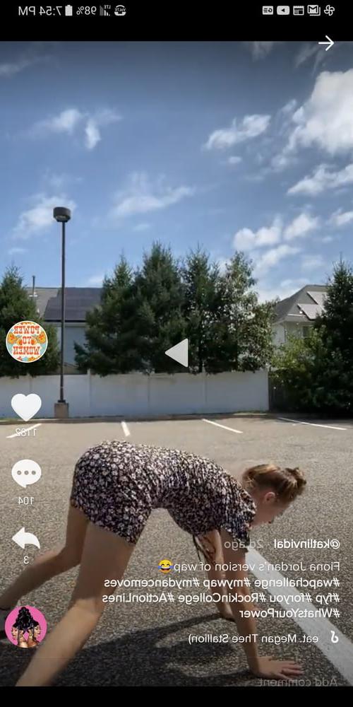25P Tik Tok Females: Upskirt cutie