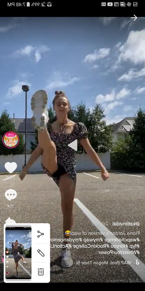 25P Tik Tok Females: Upskirt cutie