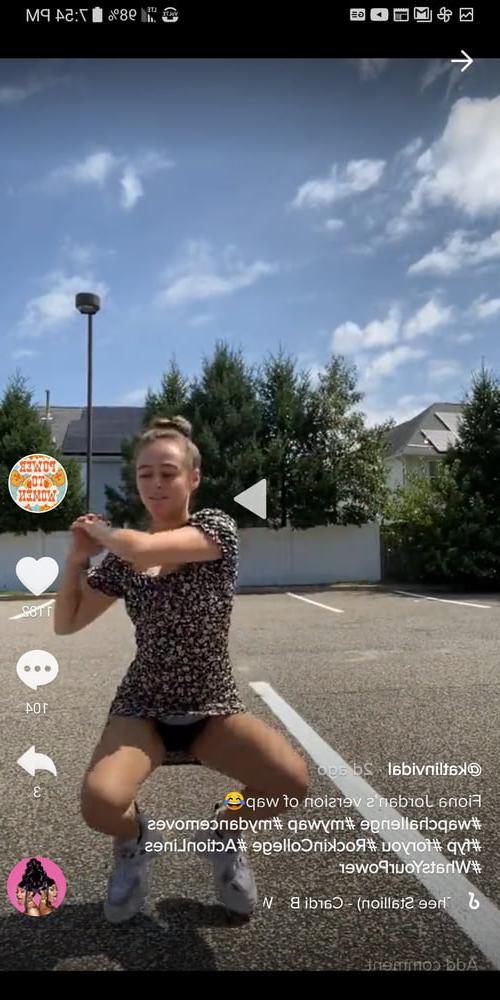 25P Tik Tok Females: Upskirt cutie