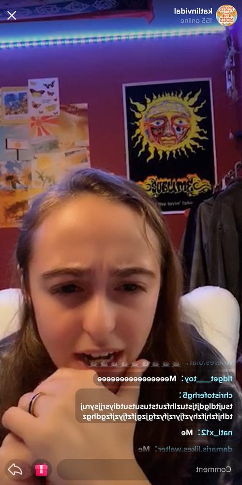 25P Tik Tok Females: Upskirt cutie