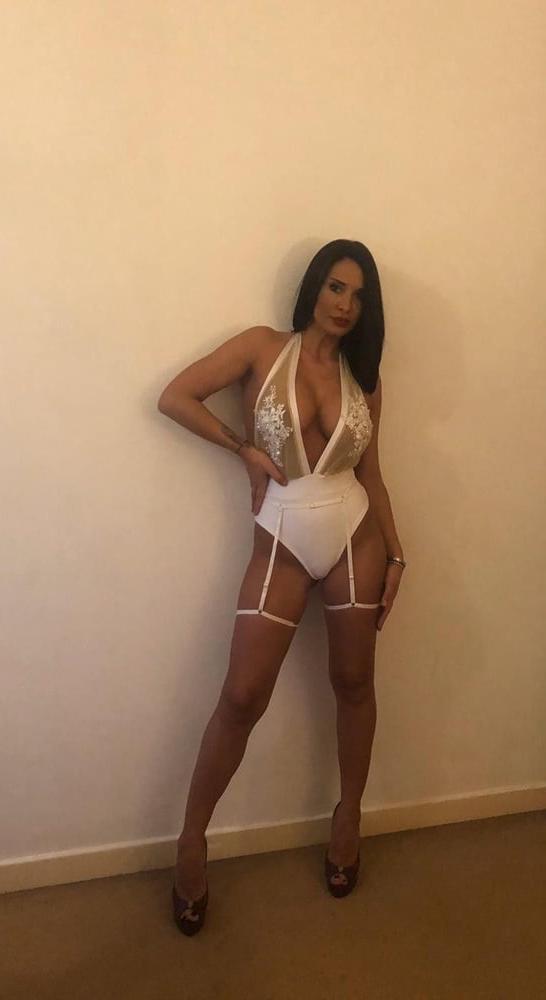 8P romanian milf escort from adultwork london