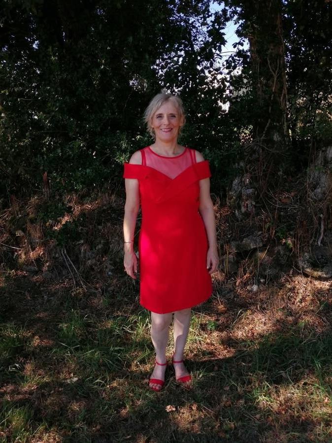 25P granny candid sexy in skirt