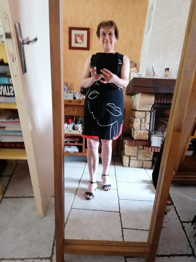 25P granny candid sexy in skirt