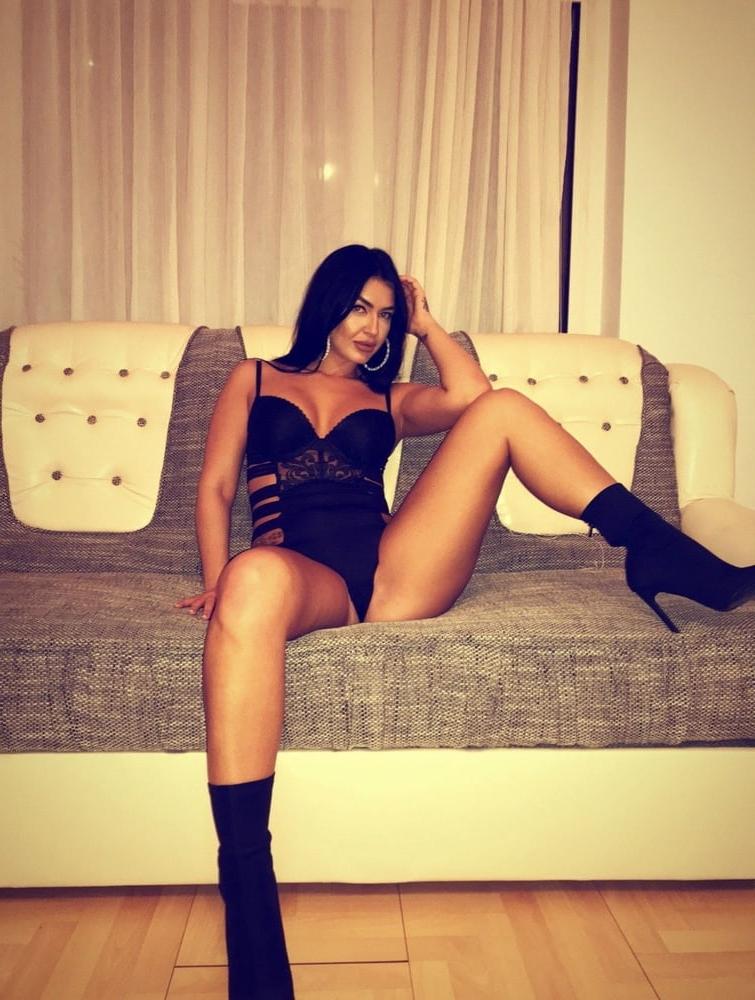 14P Anyone fucked this romanian escort in london