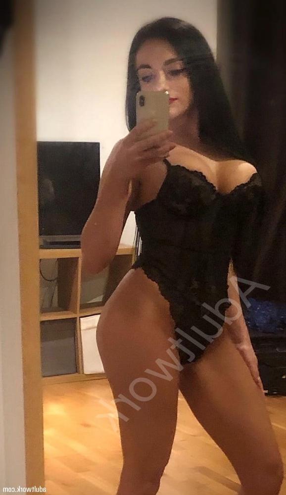 9P romanian escort christine from adultwork in london