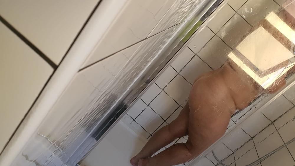 10P spy Mature mom, BBW wife in shower