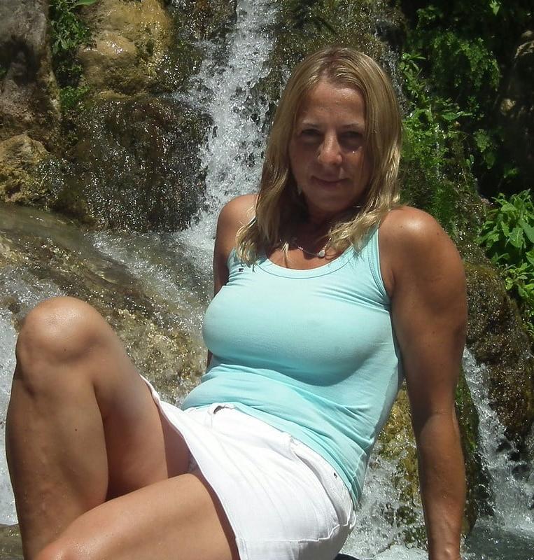 25P CLOTHED 44