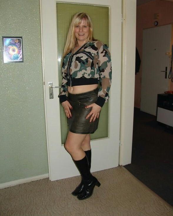 25P CLOTHED 44