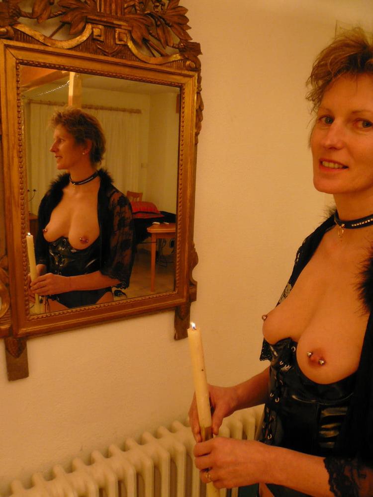 23P pierced nipples slave (Chloe)